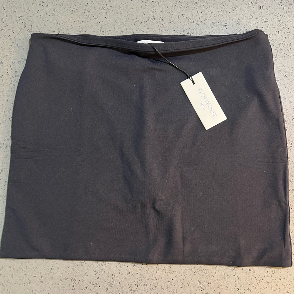 Aritzia Contour Enrich Mini Skirt Black Size S NWT